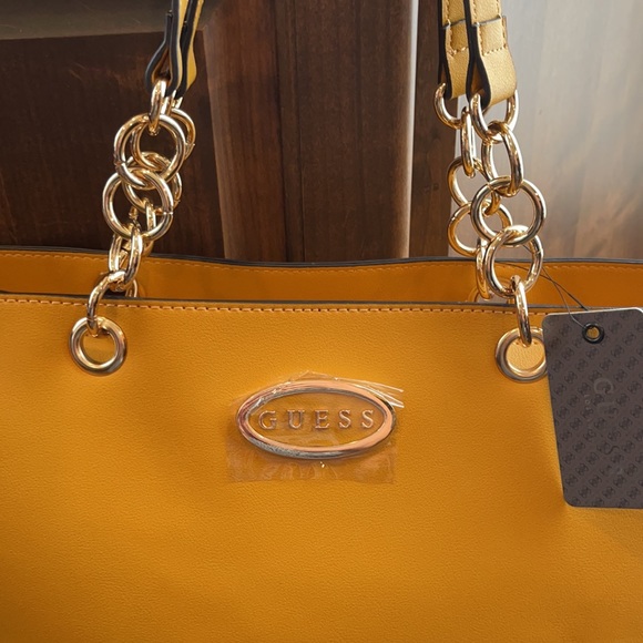 Guess tote - Picture 3 of 5